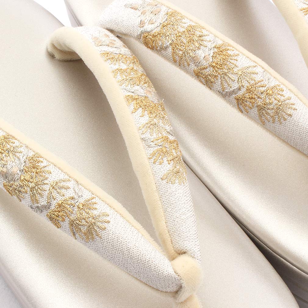 高級刺繍草履バッグ