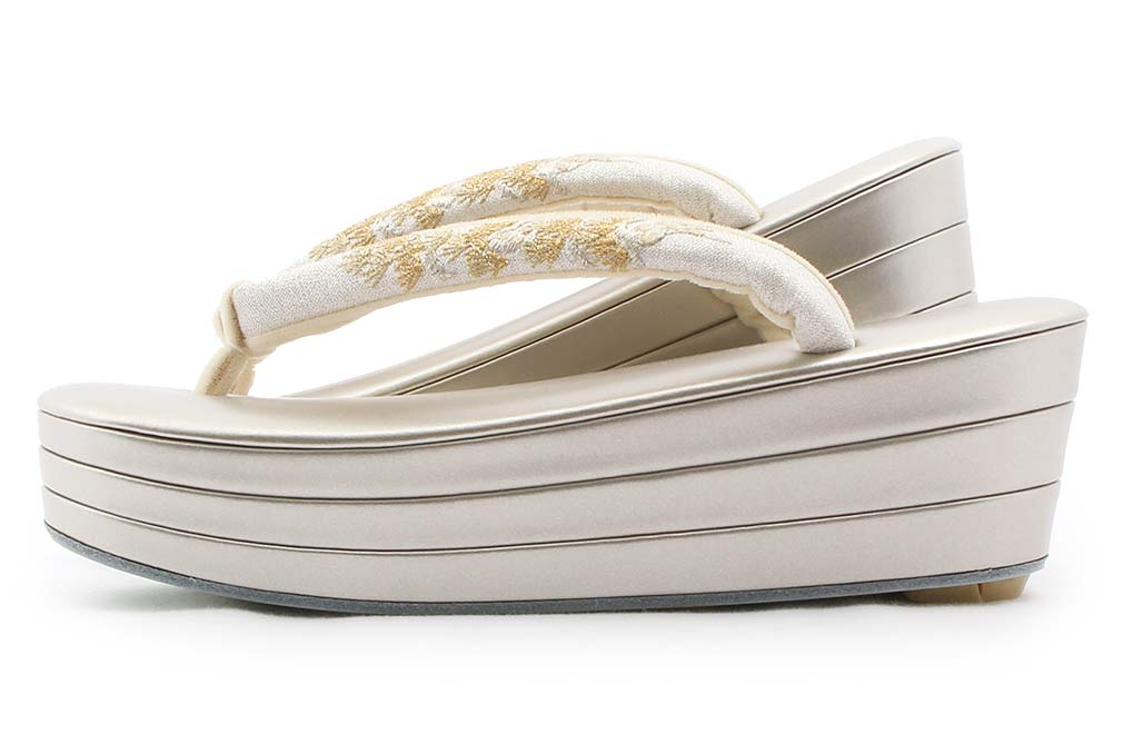 高級刺繍草履バッグ