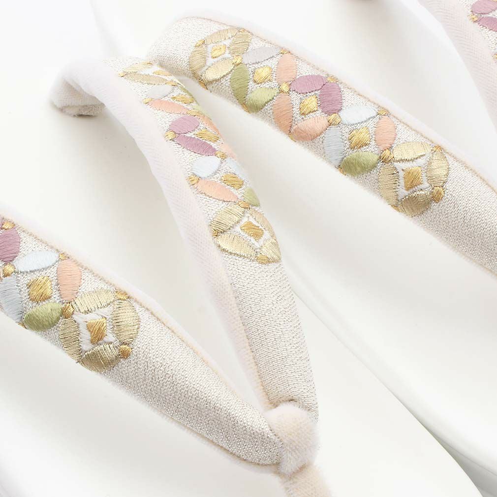 衿秀　振袖用バッグ　総刺繍　大鈴　橘　黒地　ブラック　成人式　正絹　金銀糸　逸品 草履バッグセット 成人式 振袖用 成人用 衿秀 Lサイズ クリーム 金 桜