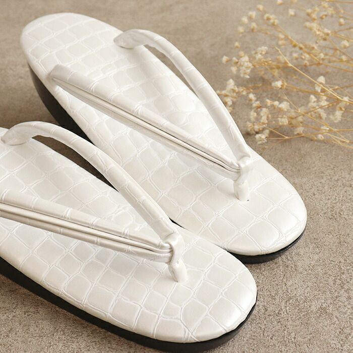 草履セット！白クロコ 劣化しずらいpvc レザー 手菅カブセ　Fサイズ　４段厚底 Mサイズ 合皮 ワニ革風 草履バッグセット zb-091 モダン ホワイト 白