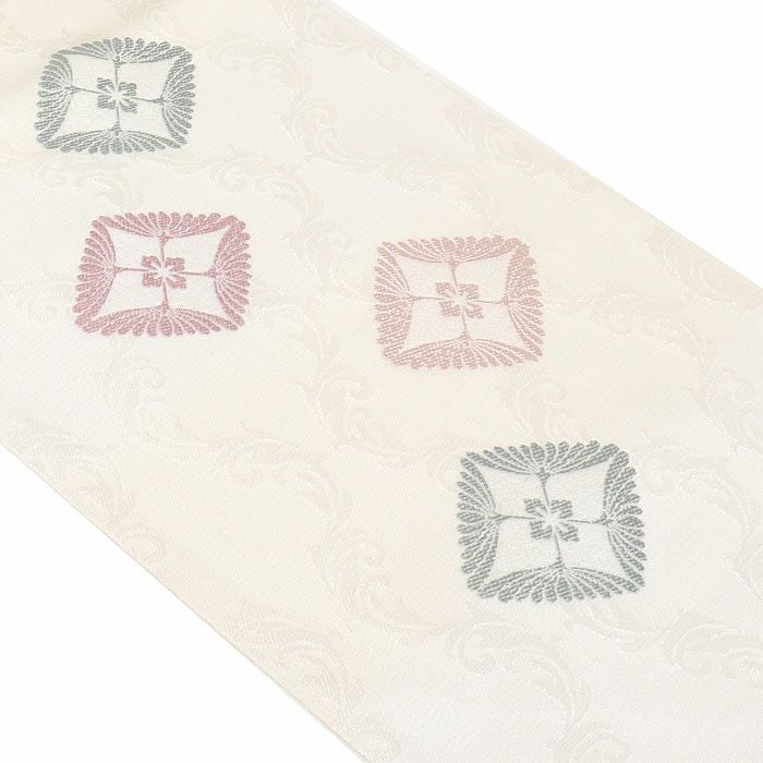 小紋紬色無地御召などのお着物にすぐ使えるお仕立て上がり九寸名古屋帯。春秋冬袷単衣の時期のお着物のお締めいただけます。