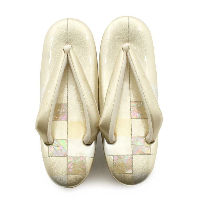 草履留袖用訪問着用レディースMサイズシャンパンゴールド金本革本皮型押し螺鈿細工幾何学金銀たたき2の3枚芯日本製優花緒痛くない歩きやすい女性黒留袖色留袖礼装用フォーマル結婚式ぞうり草履着物草履単品草履だけ単品fs