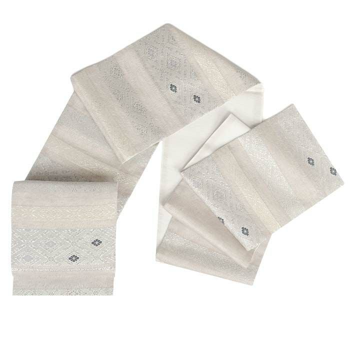 結婚式の黒留袖色留袖や訪問着に合わせたい仕立て上がり袋帯。入学式やお宮参り七五三参り等お子様の行事の礼装にも最適。フォーマルな着物を上品に装う袋帯。