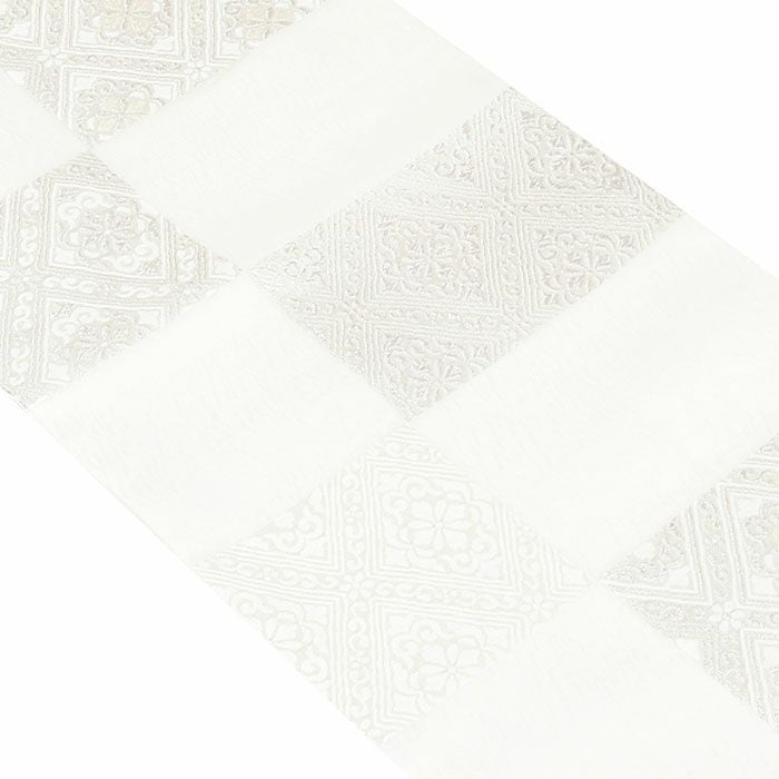 結婚式の黒留袖色留袖や訪問着に合わせたい仕立て上がり袋帯。入学式やお宮参り七五三参り等お子様の行事の礼装にも最適。フォーマルな着物を上品に装う袋帯。