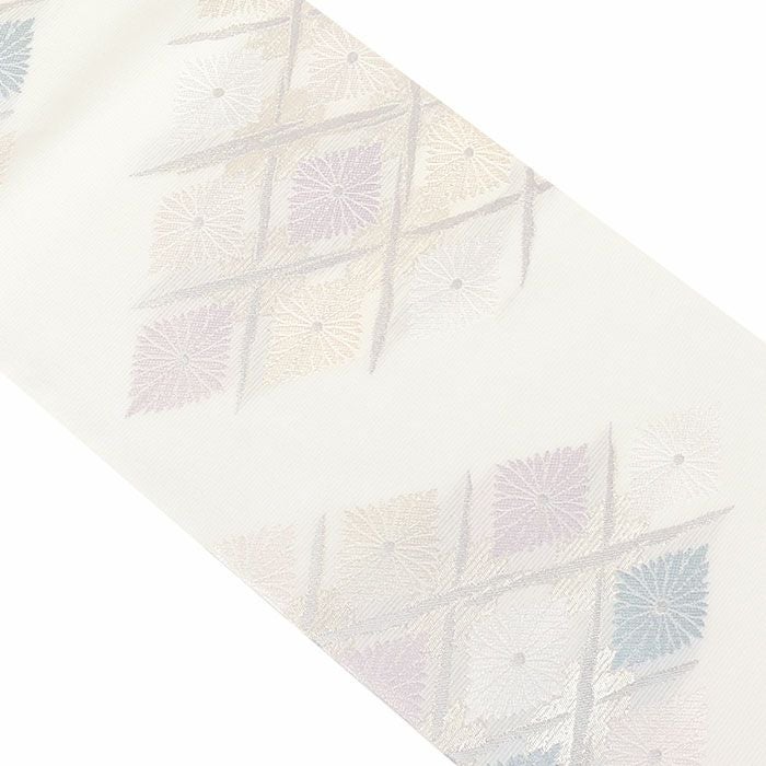 結婚式の黒留袖色留袖や訪問着に合わせたい仕立て上がり袋帯。入学式やお宮参り七五三参り等お子様の行事の礼装にも最適。フォーマルな着物を上品に装う袋帯。