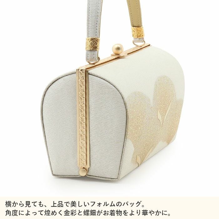 結婚式の黒留袖色留袖や訪問着に合わせたい草履バッグセット。痛くなくて歩きやすい、初めての方にも安心の履き心地。こだわりの草履とバッグで上品な着物姿を演出できます。