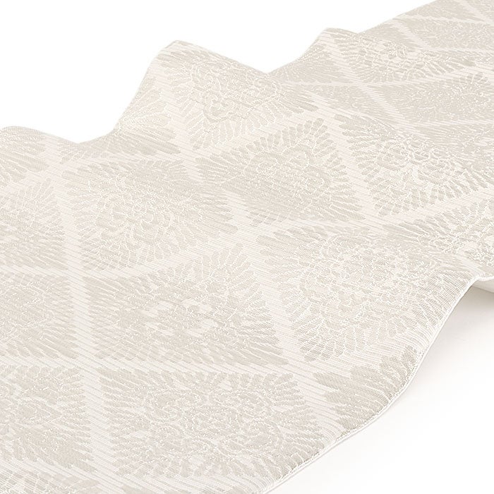 結婚式の黒留袖色留袖や訪問着に合わせたい仕立て上がり袋帯。入学式やお宮参り七五三参り等お子様の行事の礼装にも最適。フォーマルな着物を上品に装う袋帯。