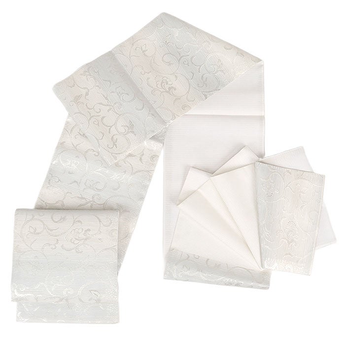 結婚式の黒留袖色留袖や訪問着に合わせたい仕立て上がり袋帯。入学式やお宮参り七五三参り等お子様の行事の礼装にも最適。フォーマルな着物を上品に装う袋帯。