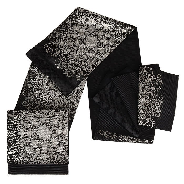 結婚式の黒留袖色留袖や訪問着に合わせたい仕立て上がり袋帯。入学式やお宮参り七五三参り等お子様の行事の礼装にも最適。フォーマルな着物を上品に装う袋帯。