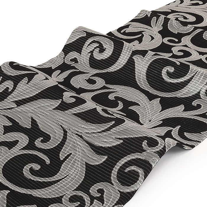 結婚式の黒留袖色留袖や訪問着に合わせたい仕立て上がり袋帯。入学式やお宮参り七五三参り等お子様の行事の礼装にも最適。フォーマルな着物を上品に装う袋帯。